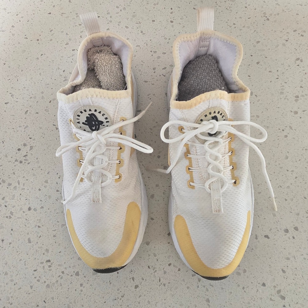 Nike Air Huarache Womans 7.5 Run Ultra White Pale Yellow Sneakers 819151-102 - Picture 4 of 9